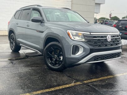 New 2025 Volkswagen Atlas Peak Edition SE