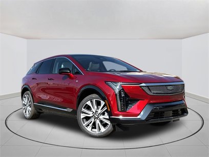 New 2025 Cadillac Optiq Luxury 2