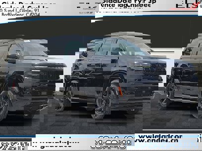 New 2025 Jeep Wagoneer L Series II w/ Convenience Group I