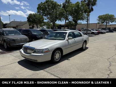 Used 2006 Lincoln Town Car Signature Limited