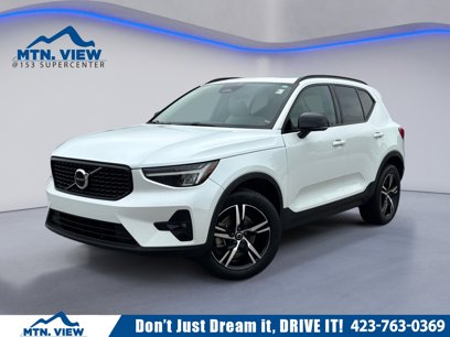Used 2023 Volvo XC40 B5 Plus
