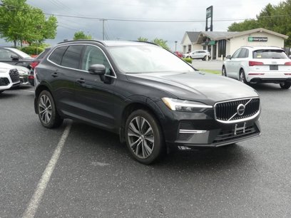 Used 2022 Volvo XC60 B5 Momentum w/ Climate Package