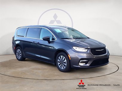 Used 2023 Chrysler Pacifica Touring-L