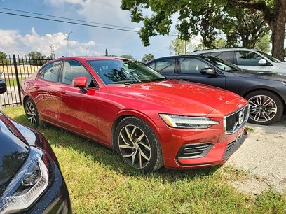 Used 2020 Volvo S60 T6 Momentum