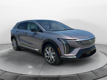 New 2025 Cadillac Optiq Luxury 2