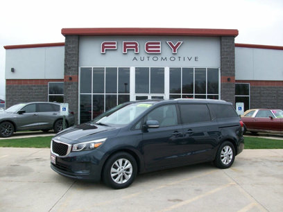 Used 2017 Kia Sedona LX w/ LX Essentials Premium Package
