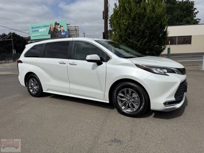 Used 2023 Toyota Sienna XLE