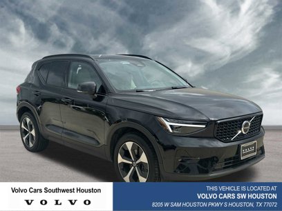 Certified 2025 Volvo XC40 B5 Plus w/ Protection Package Premier