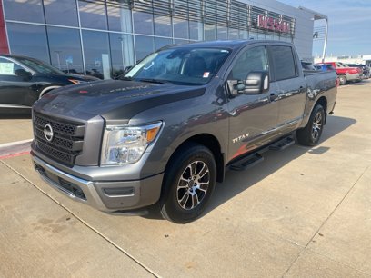 Used 2024 Nissan Titan SV w/ SV Convenience Package