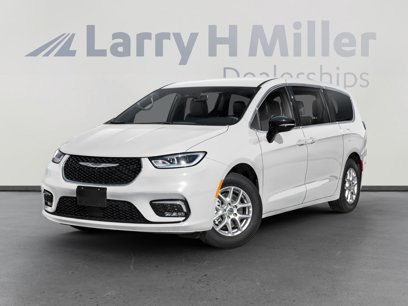 New 2025 Chrysler Pacifica Select