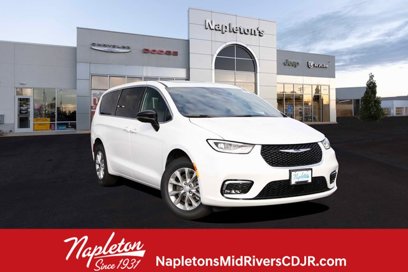 New 2025 Chrysler Pacifica Select