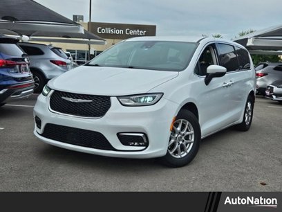 Used 2023 Chrysler Pacifica Touring-L