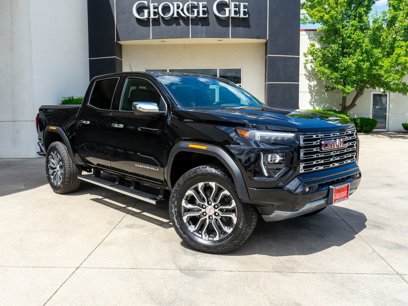 New 2025 GMC Canyon Denali
