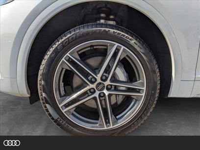 New 2025 Audi Q5 e Premium Plus