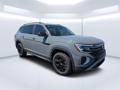 New 2025 Volkswagen Atlas Peak Edition SE