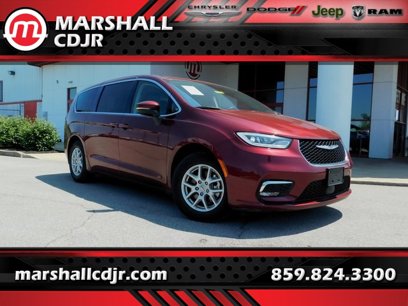 Used 2023 Chrysler Pacifica Touring-L