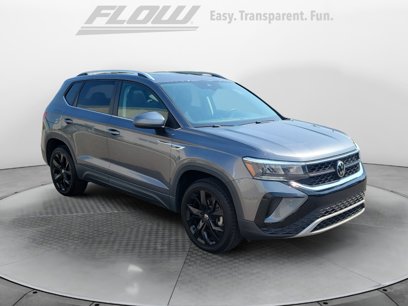 Certified 2022 Volkswagen Taos SE w/ Panoramic Sunroof Package