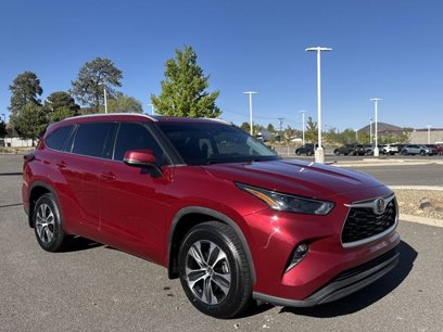 Used 2022 Toyota Highlander XLE