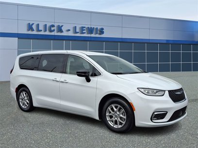 Used 2024 Chrysler Pacifica Touring-L