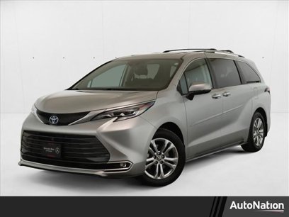 Used 2023 Toyota Sienna Platinum