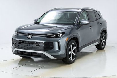 New 2025 Volkswagen Tiguan SE