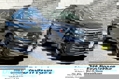 Used 2022 Volkswagen Jetta SE w/ Panoramic Sunroof Package