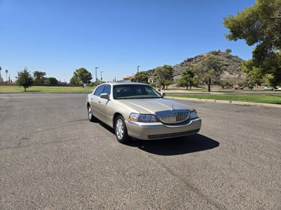 Used 2007 Lincoln Town Car Signature Limited
