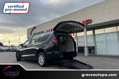 Used 2022 Chrysler Pacifica Touring-L