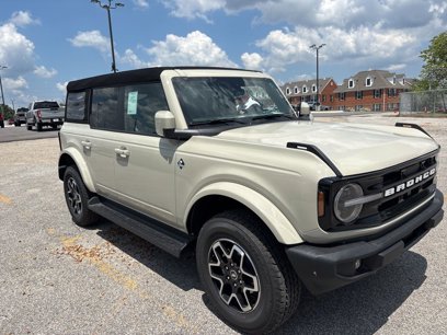 New 2025 Ford Bronco Outer Banks
