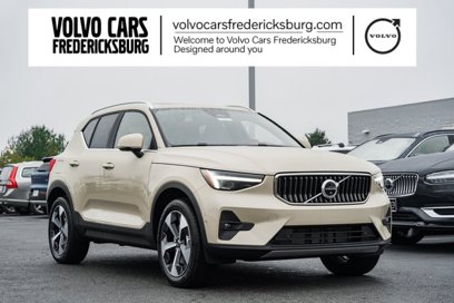 Certified 2025 Volvo XC40 B5 Plus w/ Climate Package