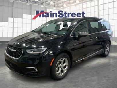 Used 2023 Chrysler Pacifica Limited