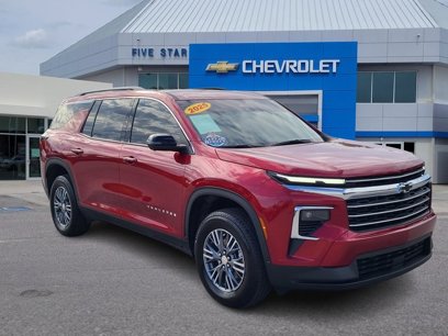 Used 2025 Chevrolet Traverse LT w/ Enhanced Driving Package