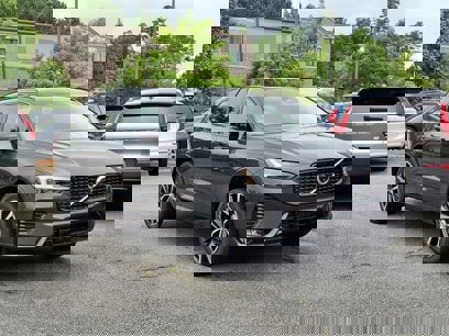 New 2025 Volvo XC60 B5 Plus w/ Protection Package Premier