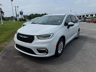 Used 2023 Chrysler Pacifica Touring-L