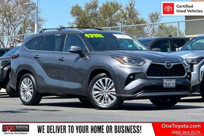 Used 2024 Toyota Highlander Platinum