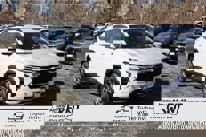 Certified 2024 Chevrolet Trax LT w/ Driver Confidence Package