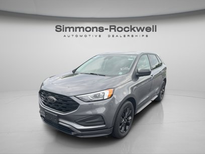Used 2022 Ford Edge SE w/ Black Appearance Package