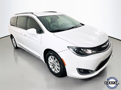Used 2018 Chrysler Pacifica Touring-L Plus