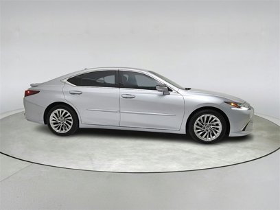 Used 2022 Lexus ES 300h w/ Luxury Package