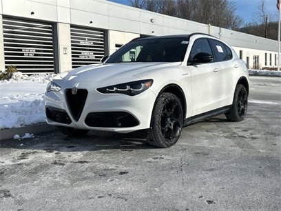 New 2025 Alfa Romeo Stelvio Sprint