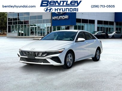 New 2025 Hyundai Elantra SE