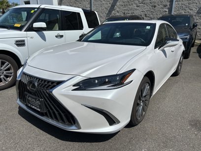 Used 2024 Lexus ES 300h w/ Luxury Package