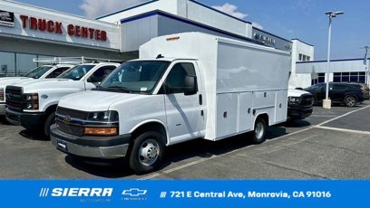 New 2025 Chevrolet Express 3500 w/ Power Convenience Package