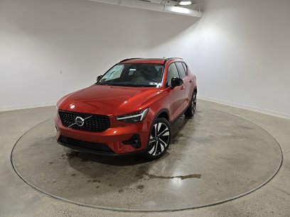 New 2025 Volvo XC40 B5 Ultra w/ Climate Package
