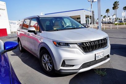 Certified 2022 Kia Carnival LX