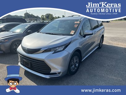 Used 2021 Toyota Sienna XLE
