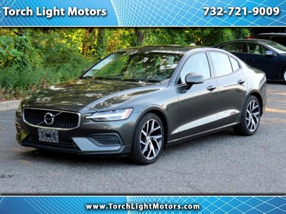 Used 2019 Volvo S60 T5 Momentum w/ Premium Package