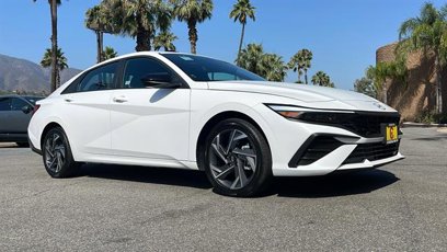 Certified 2025 Hyundai Elantra SEL
