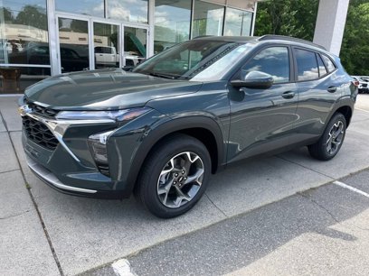 New 2025 Chevrolet Trax LT w/ Driver Confidence Package