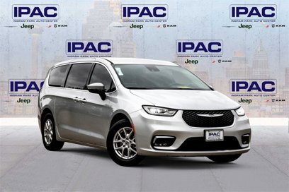 Used 2023 Chrysler Pacifica Touring-L